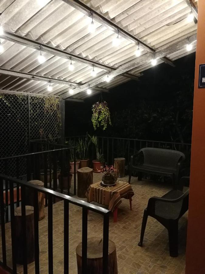 Chapelet Hostal Tababela Exterior photo
